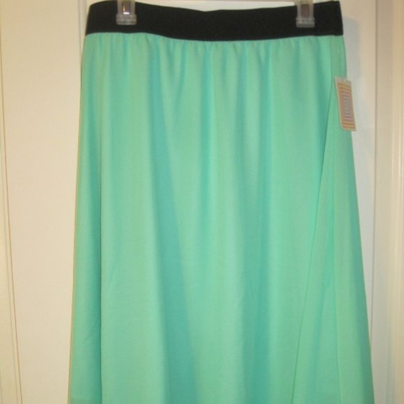 LuLaroe Mint Green Lola Skirt - Picture 1 of 5